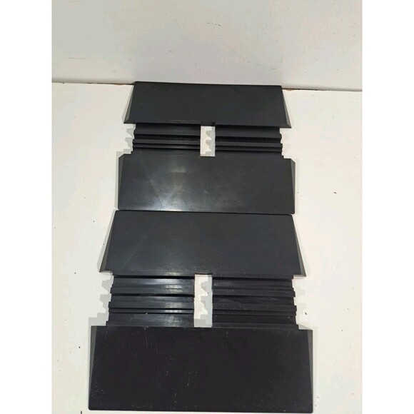 2 K- Line O Gauge Model Railroad Level Grade Crossings - Picture 1 of 5